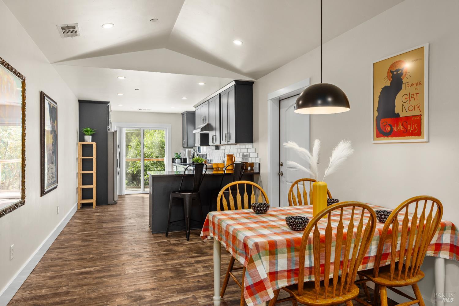 Detail Gallery Image 12 of 36 For 12127 Mead Rd, Middletown,  CA 95461 - 3 Beds | 2 Baths