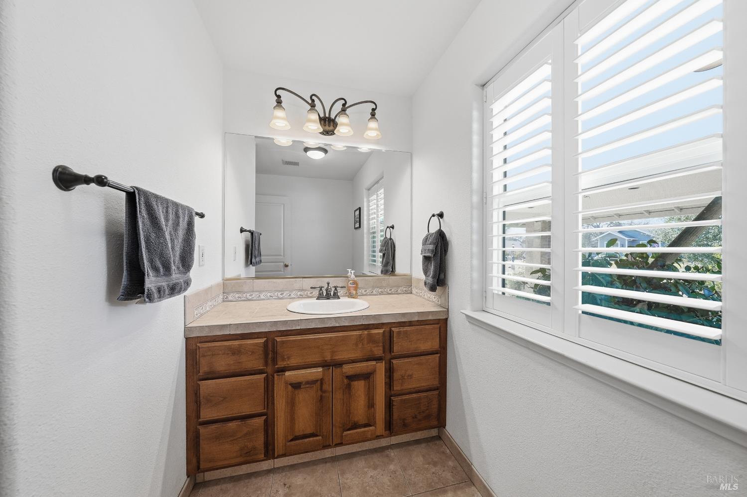 Detail Gallery Image 22 of 72 For 1050 Oak Park Way, Lakeport,  CA 95453 - 3 Beds | 2/1 Baths
