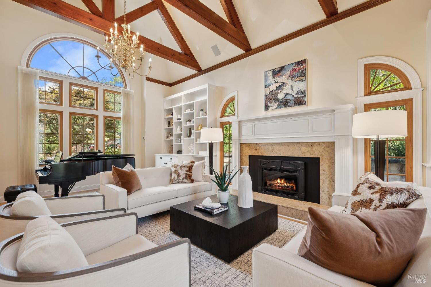 Detail Gallery Image 9 of 77 For 172 Pacheco Ave, Novato,  CA 94947 - 6 Beds | 6/1 Baths