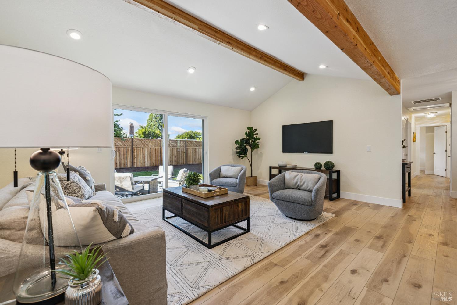 Detail Gallery Image 7 of 60 For 8023 Washington Ave, Sebastopol,  CA 95472 - 4 Beds | 2 Baths