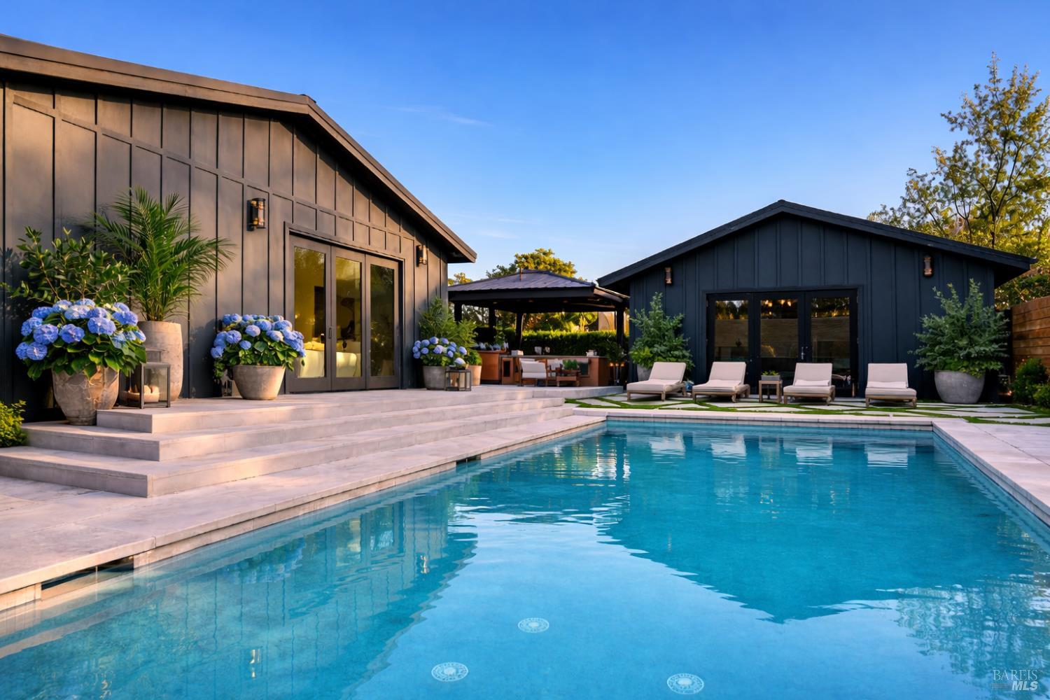 Detail Gallery Image 12 of 13 For 1317 Hillview Pl, Saint Helena,  CA 94574 - 3 Beds | 4 Baths