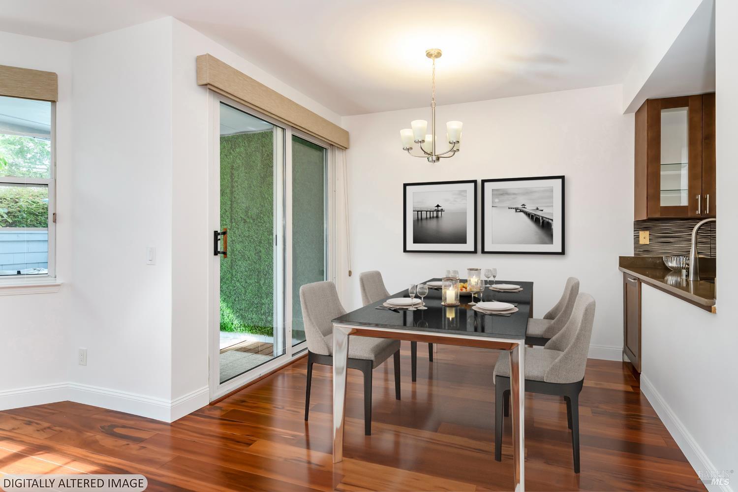 Detail Gallery Image 3 of 34 For 8 Mariners Cir, San Rafael,  CA 94903 - 2 Beds | 2 Baths