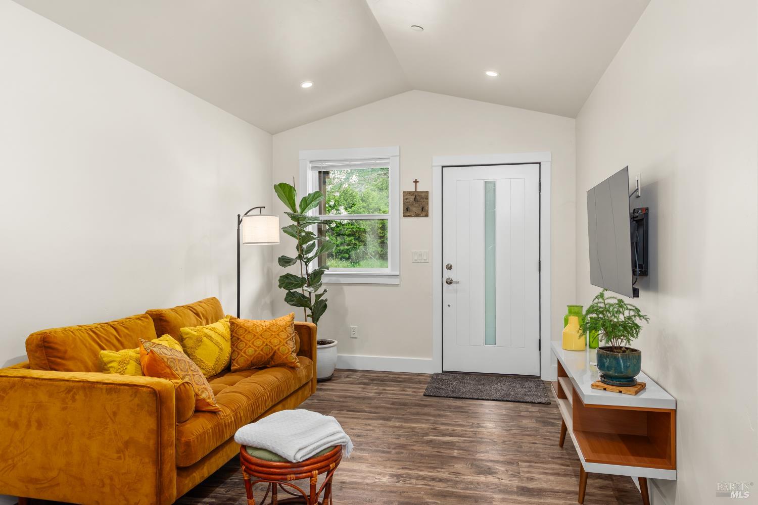 Detail Gallery Image 11 of 36 For 12127 Mead Rd, Middletown,  CA 95461 - 3 Beds | 2 Baths