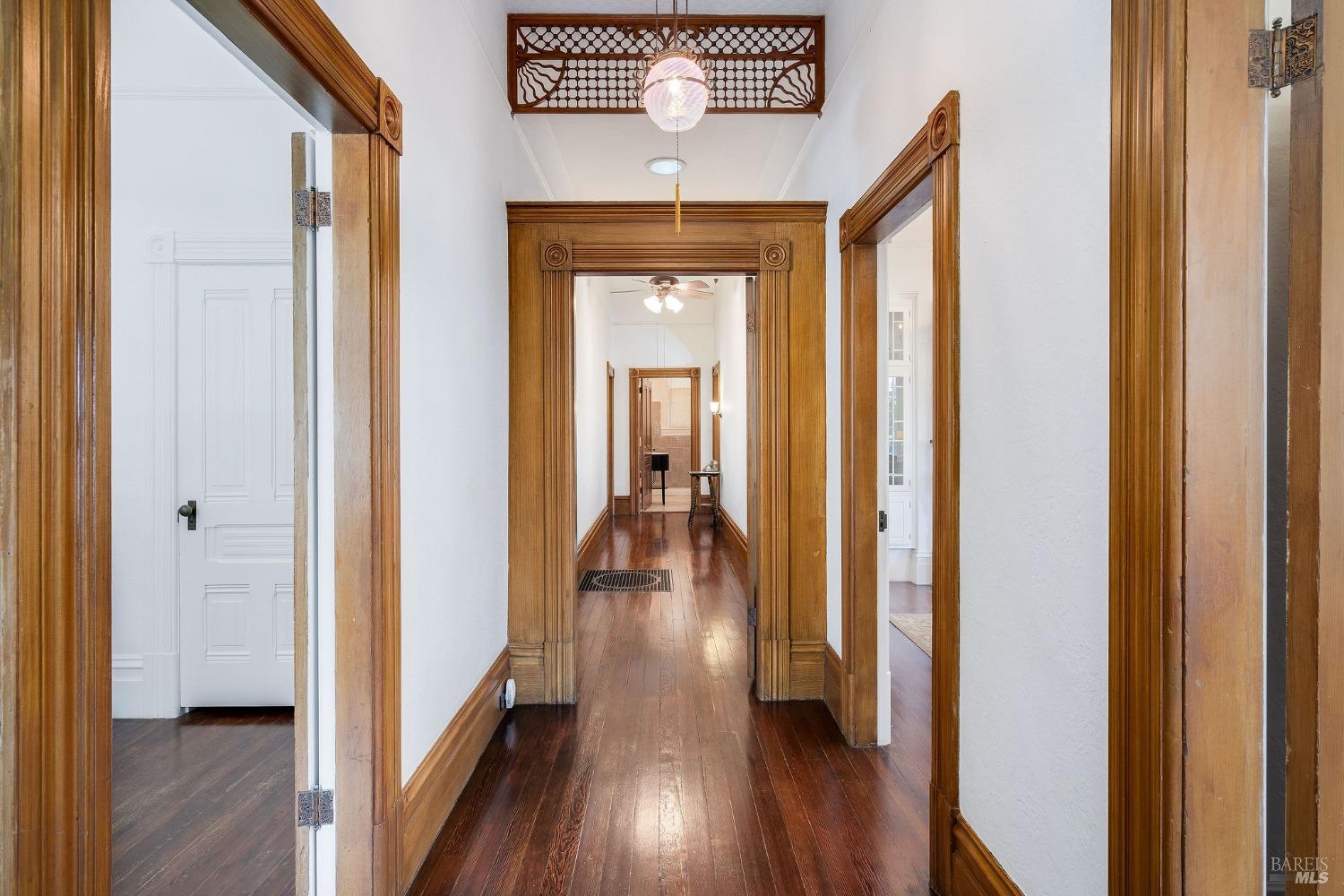 Detail Gallery Image 6 of 72 For 2230 1st St, Napa,  CA 94559 - 5 Beds | 2 Baths