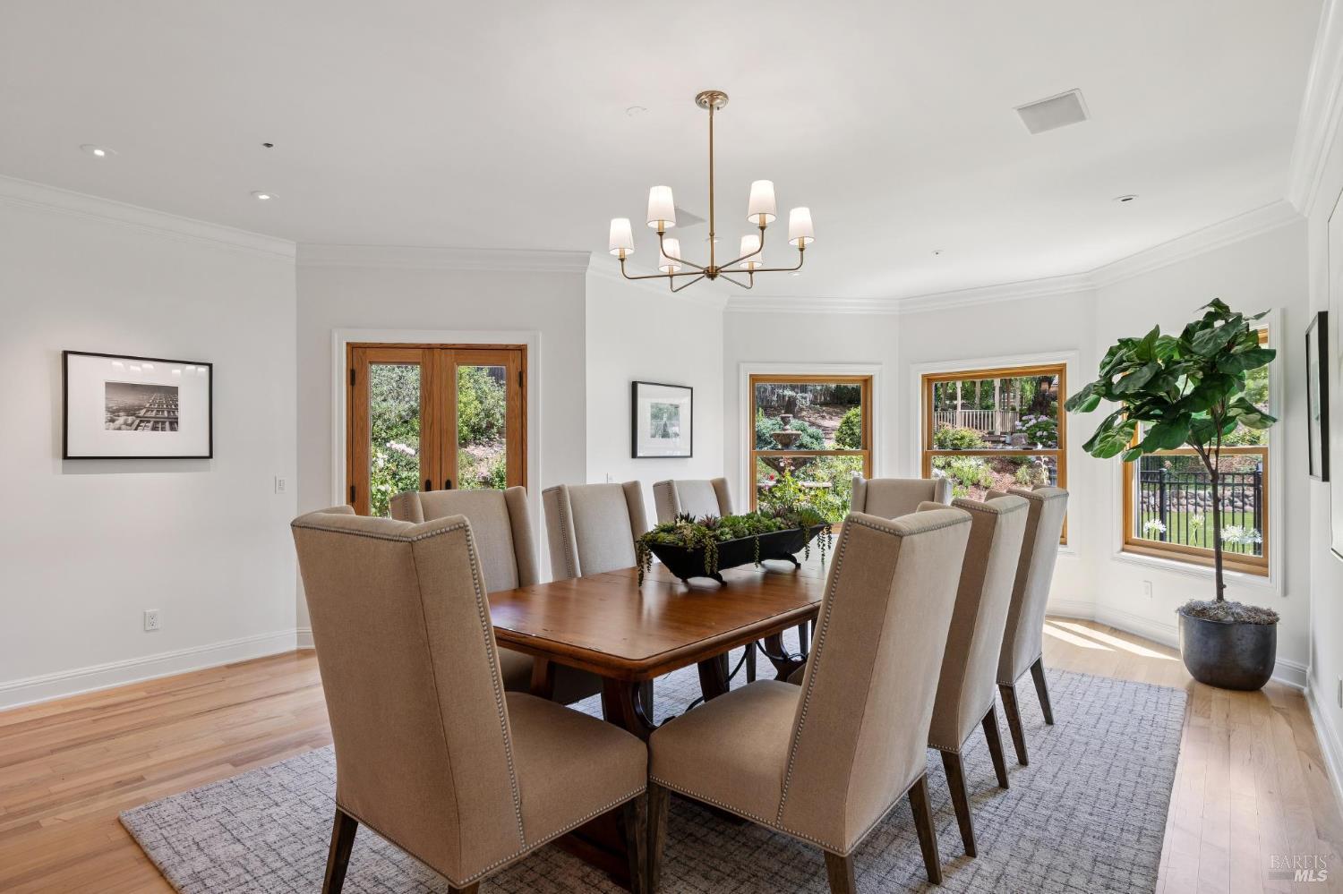 Detail Gallery Image 19 of 77 For 172 Pacheco Ave, Novato,  CA 94947 - 6 Beds | 6/1 Baths