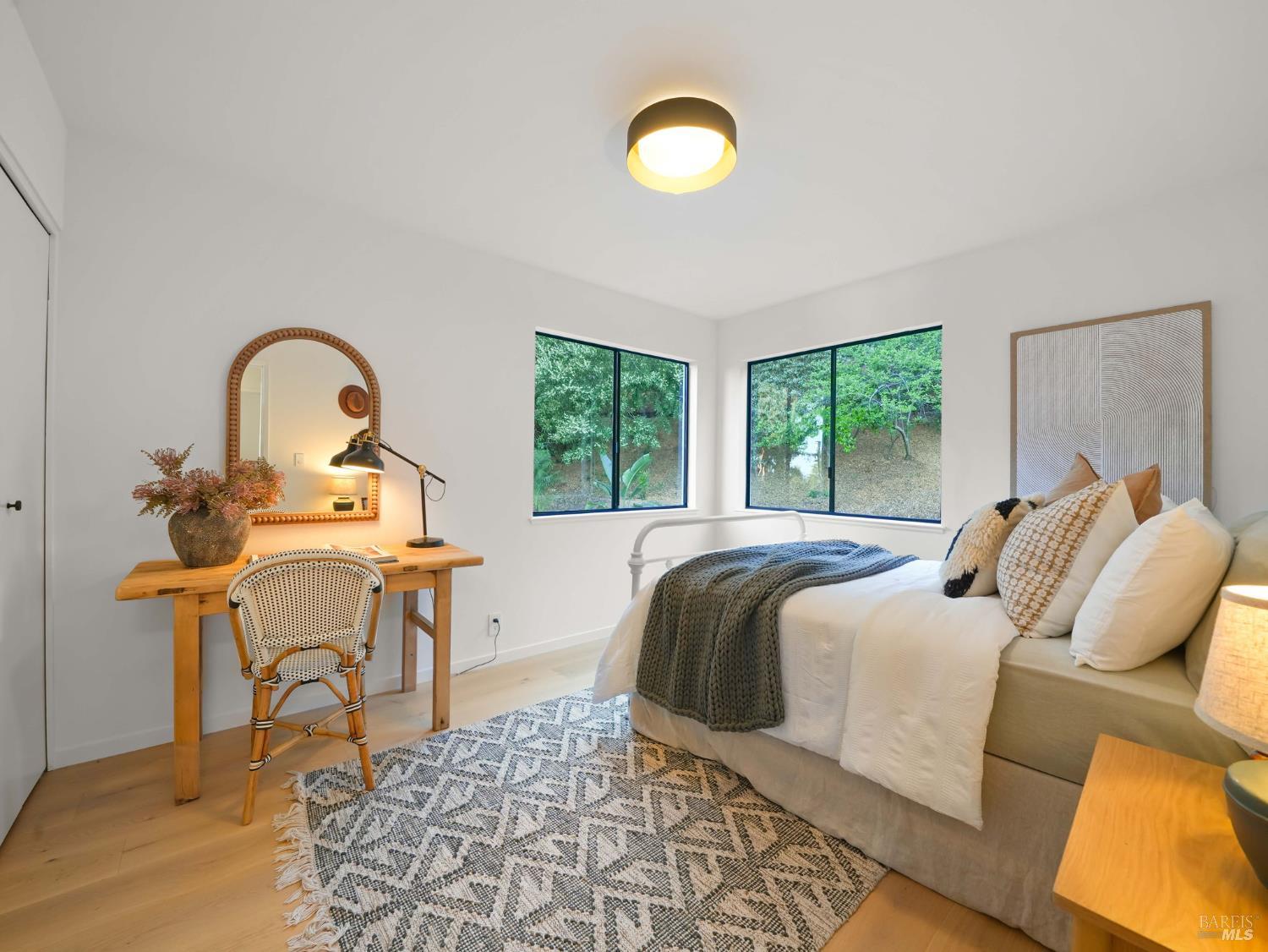 Detail Gallery Image 34 of 60 For 17 Overhill Rd, Mill Valley,  CA 94941 - 5 Beds | 2 Baths