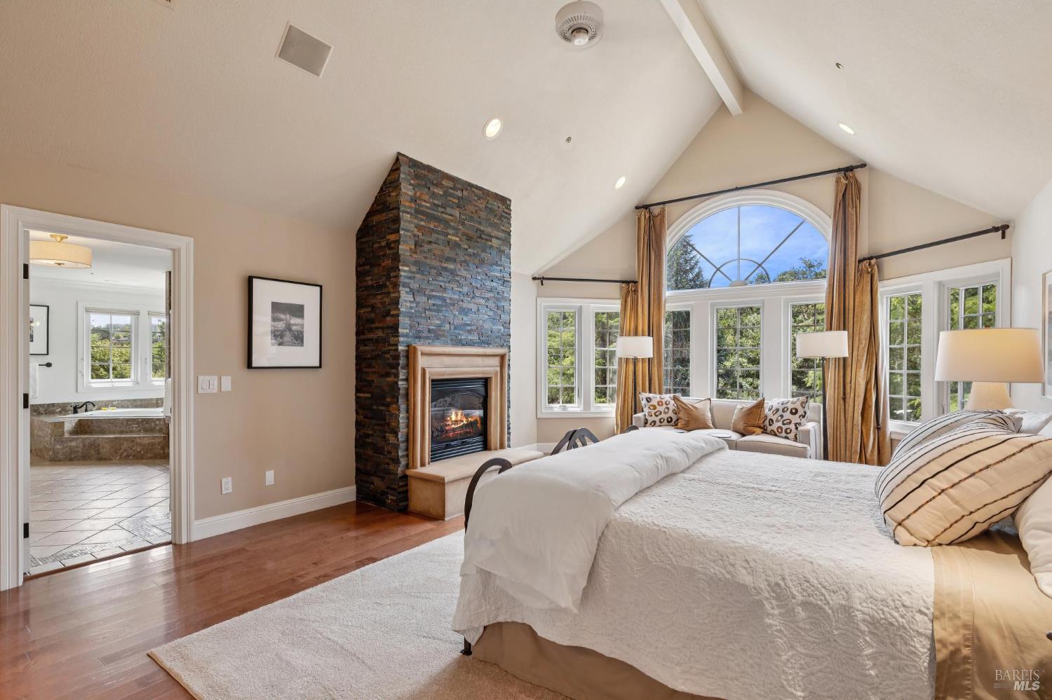 Detail Gallery Image 23 of 77 For 172 Pacheco Ave, Novato,  CA 94947 - 6 Beds | 6/1 Baths