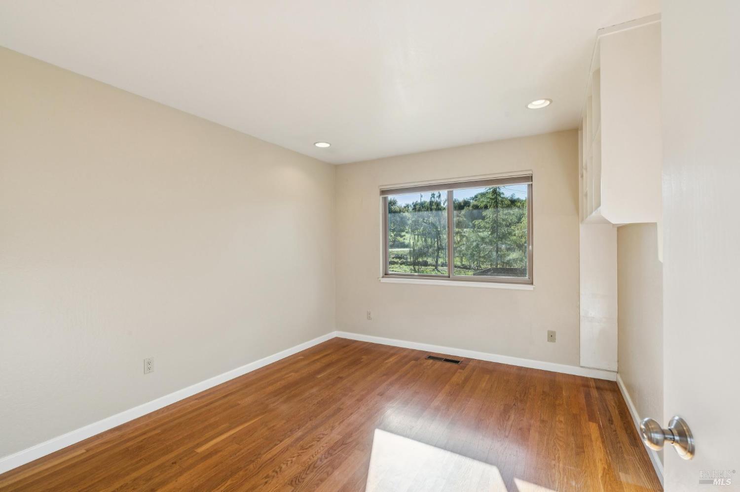 Detail Gallery Image 22 of 45 For 2575 Bennett Ridge Rd, Santa Rosa,  CA 95404 - 4 Beds | 2/1 Baths