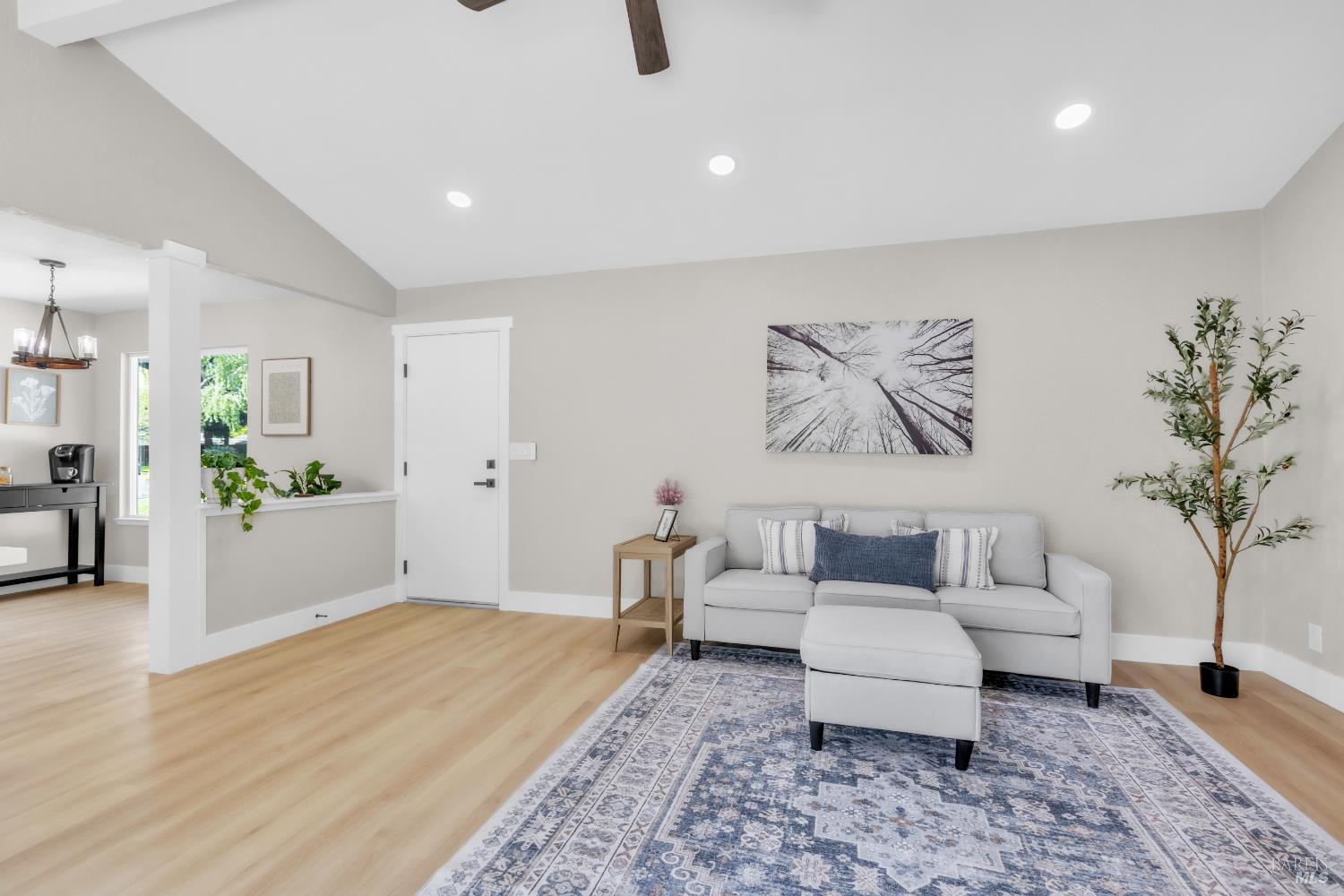 Detail Gallery Image 13 of 39 For 317 N Alamo Dr, Vacaville,  CA 95688 - 3 Beds | 2 Baths