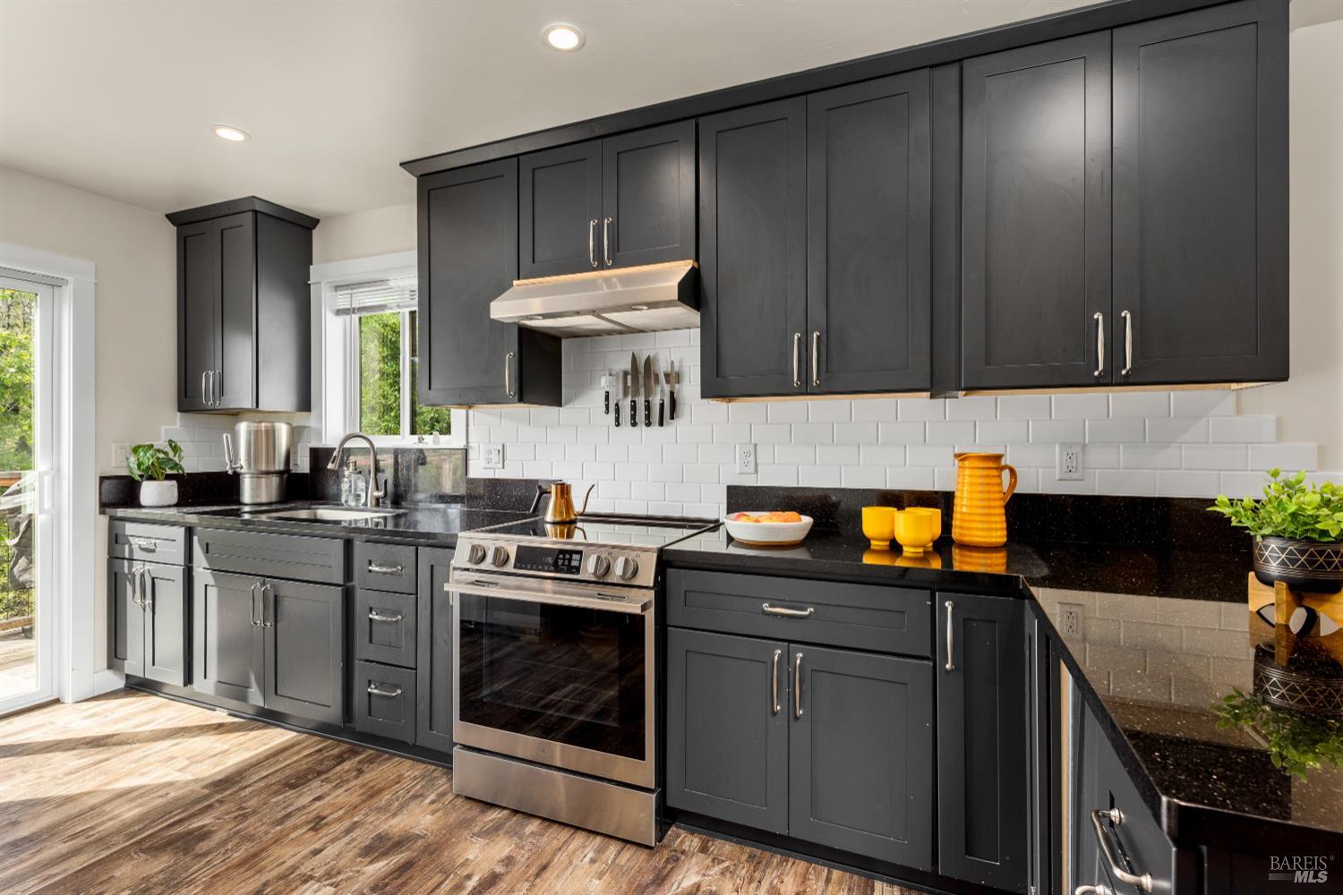 Detail Gallery Image 15 of 36 For 12127 Mead Rd, Middletown,  CA 95461 - 3 Beds | 2 Baths