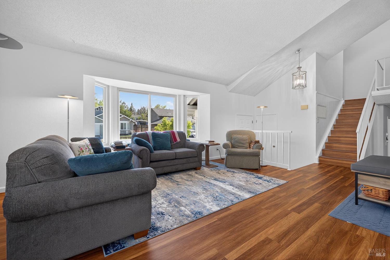 Detail Gallery Image 12 of 41 For 5410 Corbett Cir, Santa Rosa,  CA 95403 - 4 Beds | 2/1 Baths