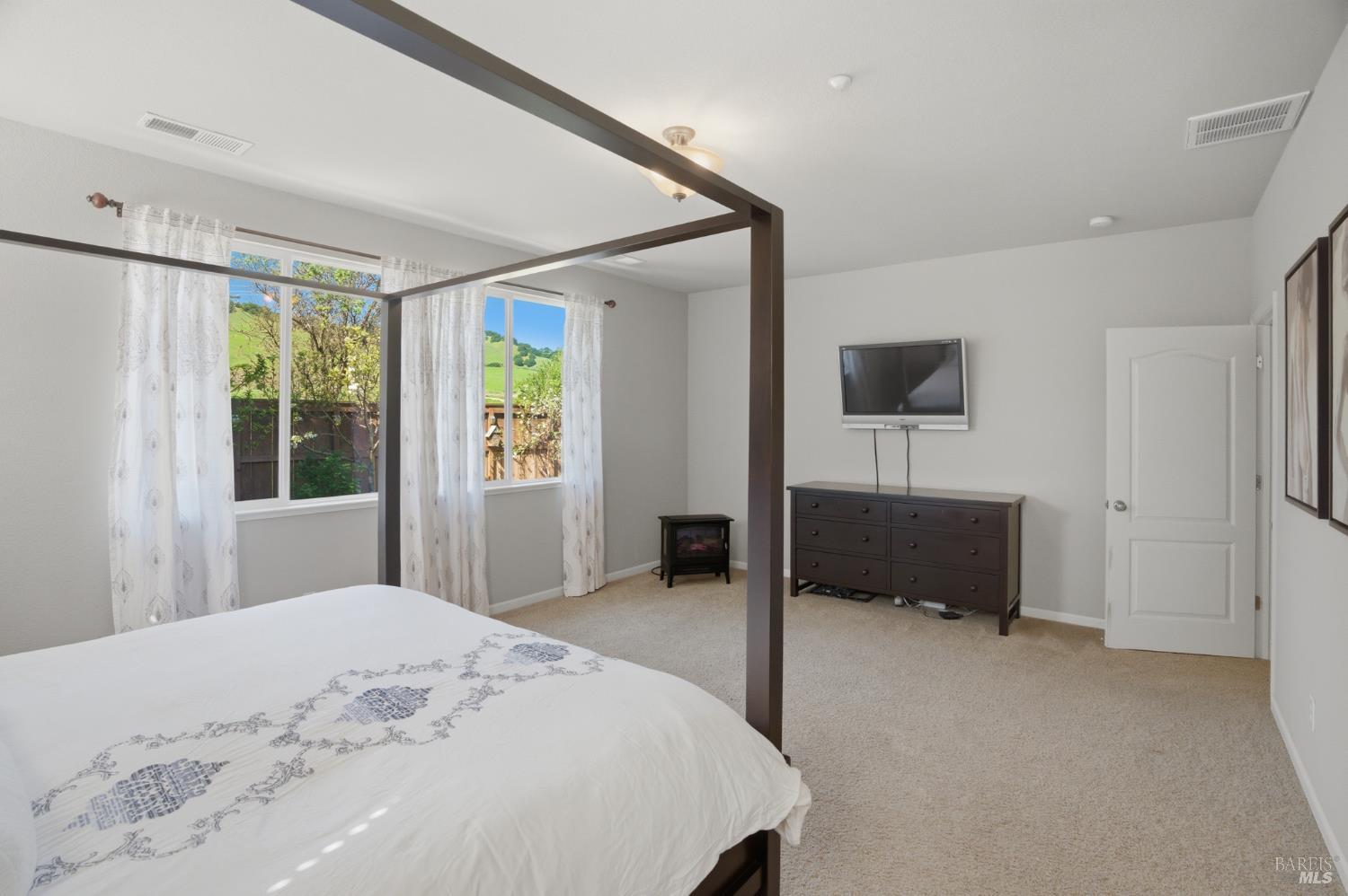 Detail Gallery Image 24 of 50 For 836 Antiquity Dr, Fairfield,  CA 94534 - 4 Beds | 3/1 Baths