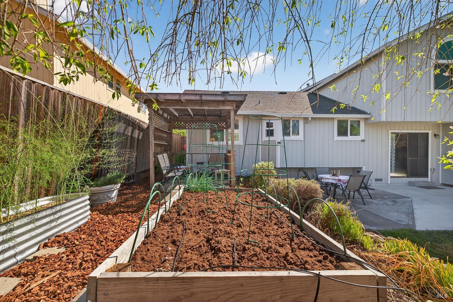 Detail Gallery Image 37 of 41 For 5410 Corbett Cir, Santa Rosa,  CA 95403 - 4 Beds | 2/1 Baths