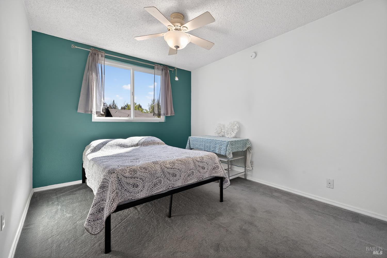 Detail Gallery Image 25 of 41 For 5410 Corbett Cir, Santa Rosa,  CA 95403 - 4 Beds | 2/1 Baths