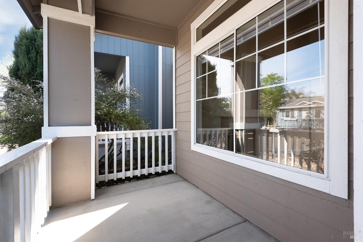 Detail Gallery Image 2 of 22 For 2122 Crystal Hill Dr, Santa Rosa,  CA 95404 - 3 Beds | 2/1 Baths