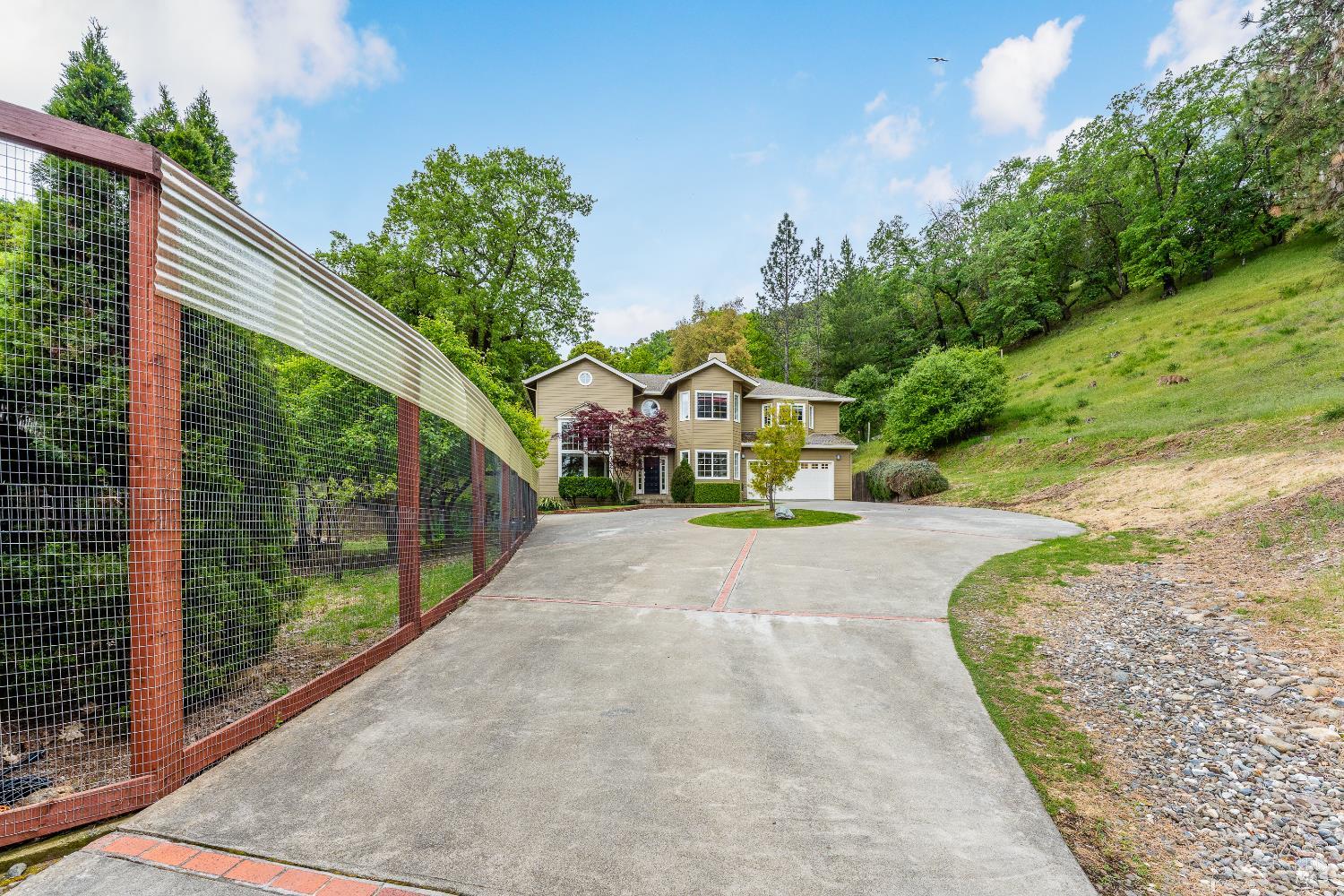 Detail Gallery Image 6 of 40 For 1247 Myszka Pl, Ukiah,  CA 95482 - 4 Beds | 2/1 Baths