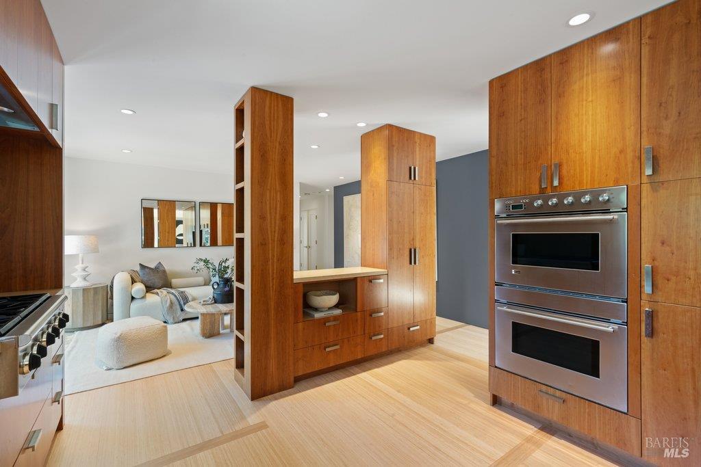 Detail Gallery Image 19 of 89 For 103 Reed Ranch Rd, Tiburon,  CA 94920 - 5 Beds | 4 Baths