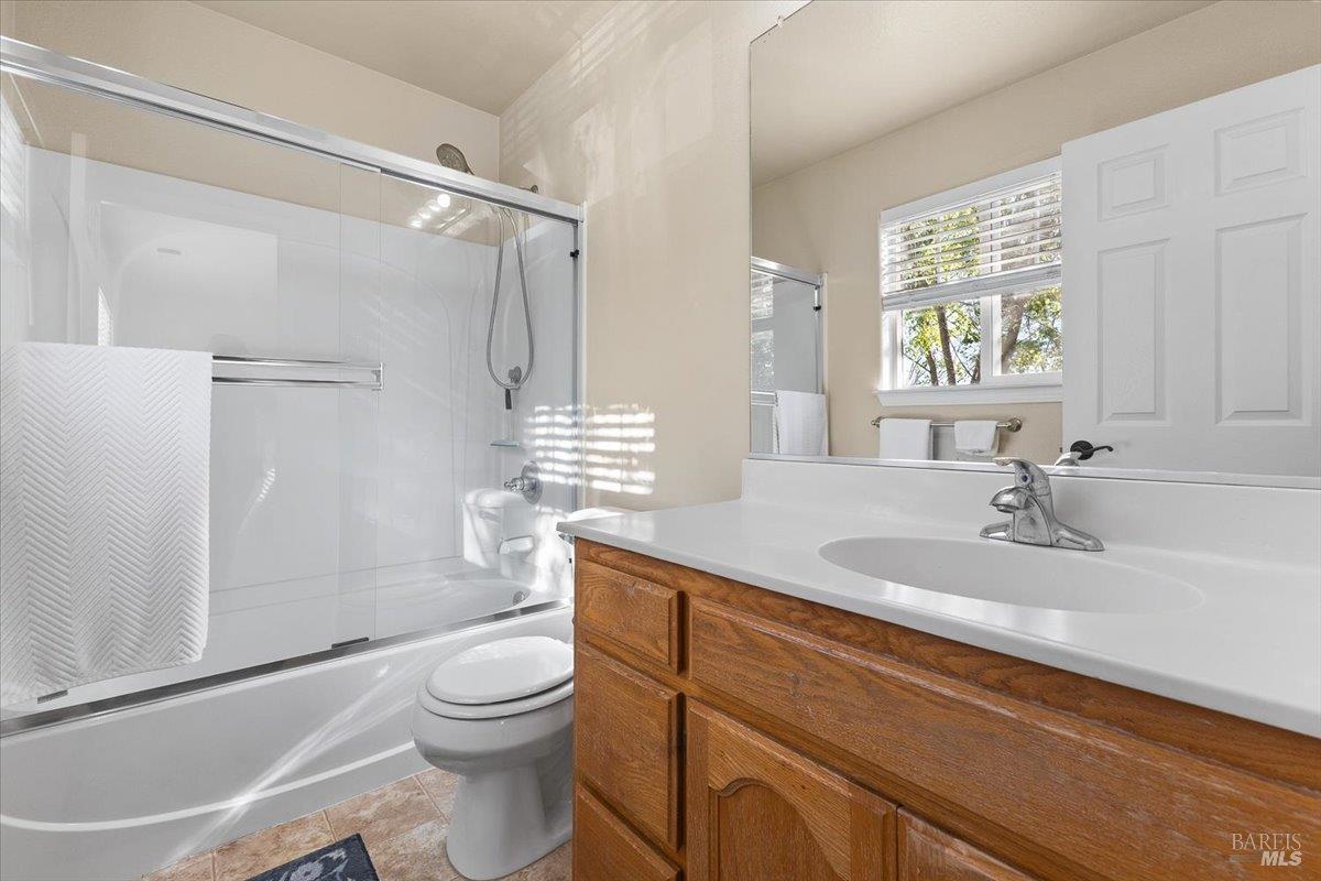 Detail Gallery Image 14 of 26 For 2310 Iroquois St, Santa Rosa,  CA 95403 - 3 Beds | 2/1 Baths