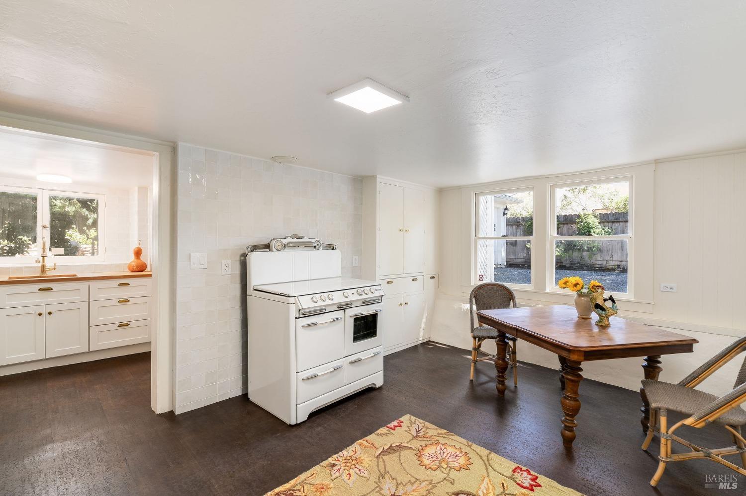 Detail Gallery Image 37 of 72 For 2230 1st St, Napa,  CA 94559 - 5 Beds | 2 Baths