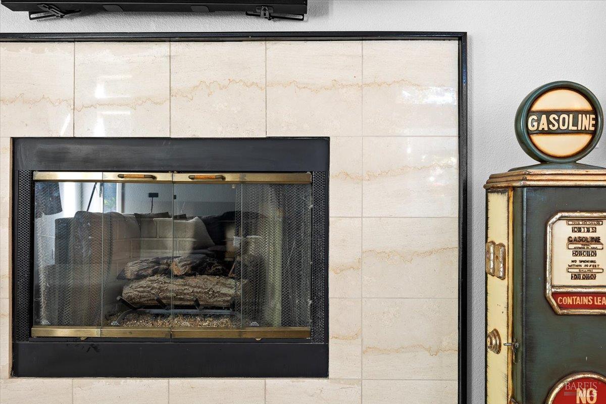 Detail Gallery Image 10 of 48 For 2070 Stonefield Ln, Santa Rosa,  CA 95403 - 2 Beds | 2/1 Baths