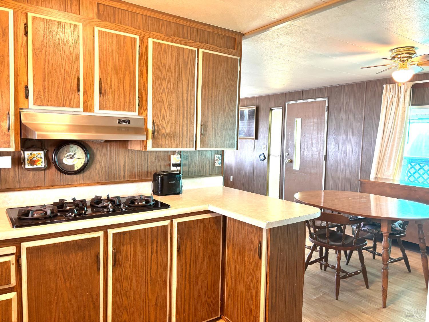 Detail Gallery Image 8 of 18 For 660 Leslie St 49, Ukiah,  CA 95482 - 2 Beds | 2 Baths