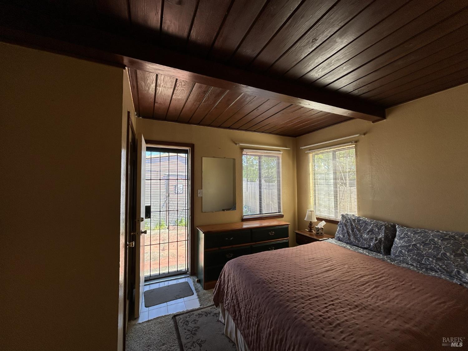 Detail Gallery Image 11 of 15 For 880 Beechwood Ave, Vallejo,  CA 94591 - 3 Beds | 1 Baths