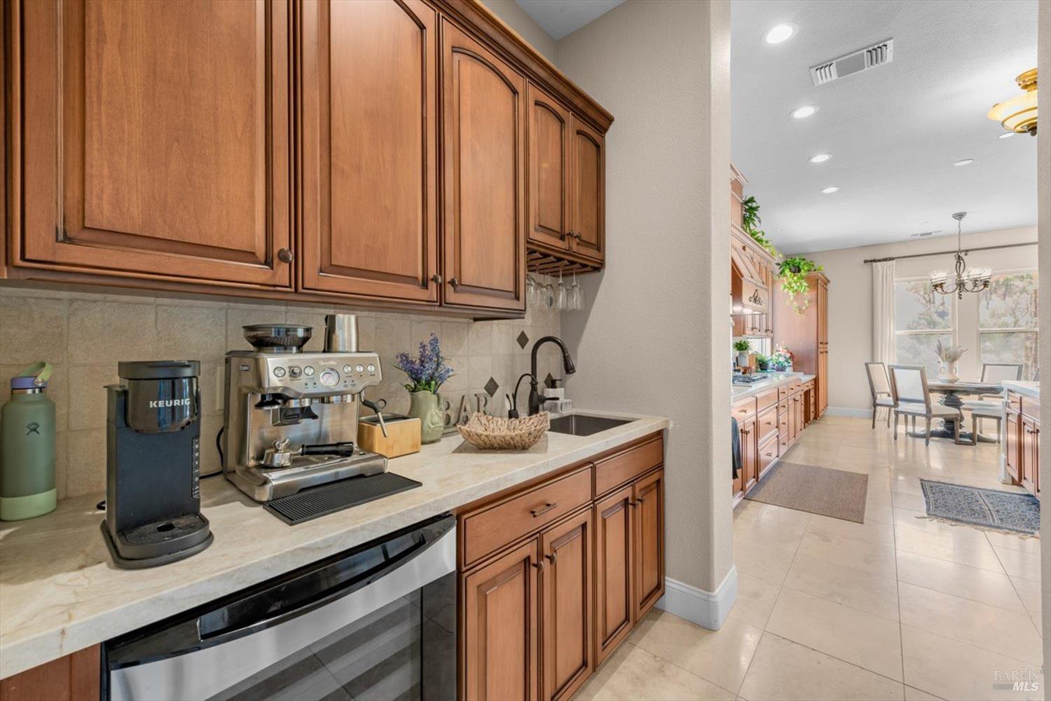 Detail Gallery Image 24 of 93 For 4157 Shelly Ln, Vacaville,  CA 95688 - 4 Beds | 4 Baths