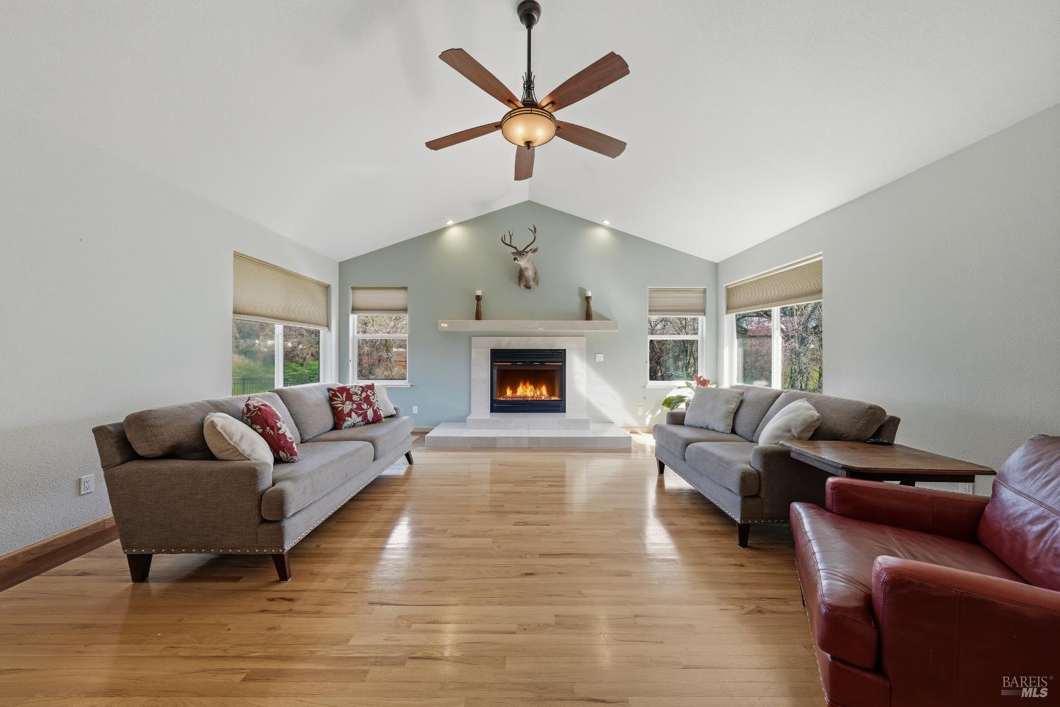 Detail Gallery Image 18 of 72 For 1050 Oak Park Way, Lakeport,  CA 95453 - 3 Beds | 2/1 Baths