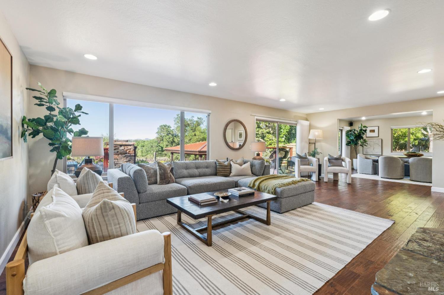 Detail Gallery Image 10 of 45 For 2575 Bennett Ridge Rd, Santa Rosa,  CA 95404 - 4 Beds | 2/1 Baths