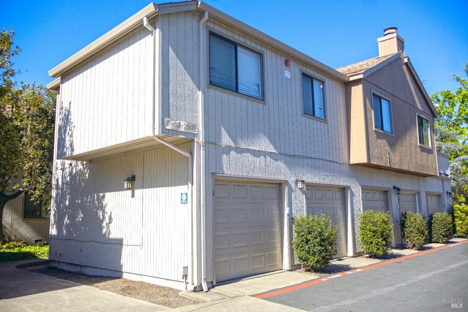 Detail Gallery Image 3 of 6 For 2599 Westberry Dr, Santa Rosa,  CA 95403 - 2 Beds | 2 Baths