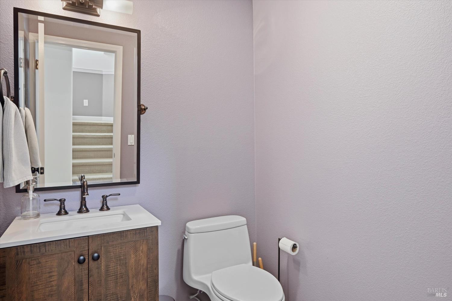 Detail Gallery Image 22 of 47 For 104 Village Oaks Ct, Healdsburg,  CA 95448 - 4 Beds | 2/1 Baths