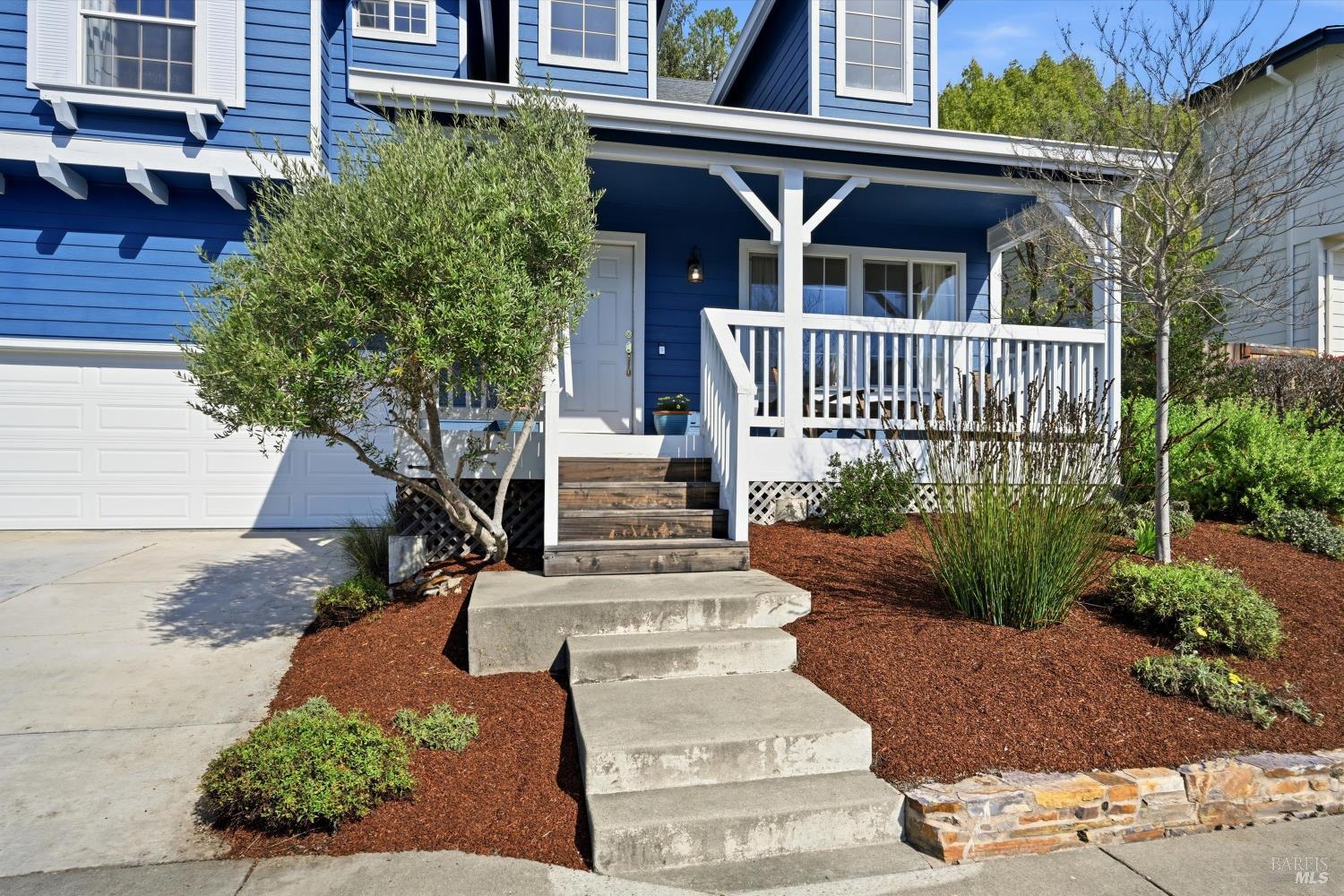 Detail Gallery Image 2 of 47 For 104 Village Oaks Ct, Healdsburg,  CA 95448 - 4 Beds | 2/1 Baths