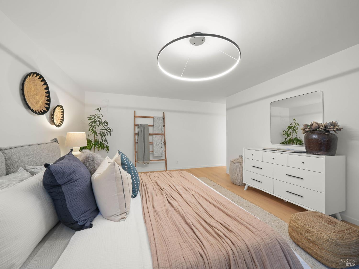 Detail Gallery Image 40 of 60 For 17 Overhill Rd, Mill Valley,  CA 94941 - 5 Beds | 2 Baths