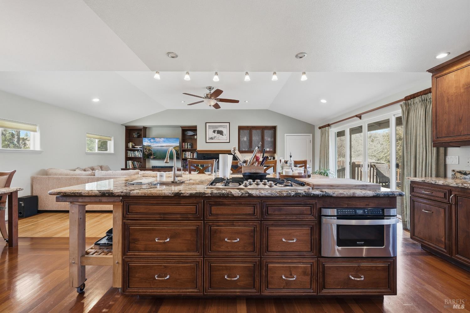 Detail Gallery Image 24 of 72 For 1050 Oak Park Way, Lakeport,  CA 95453 - 3 Beds | 2/1 Baths