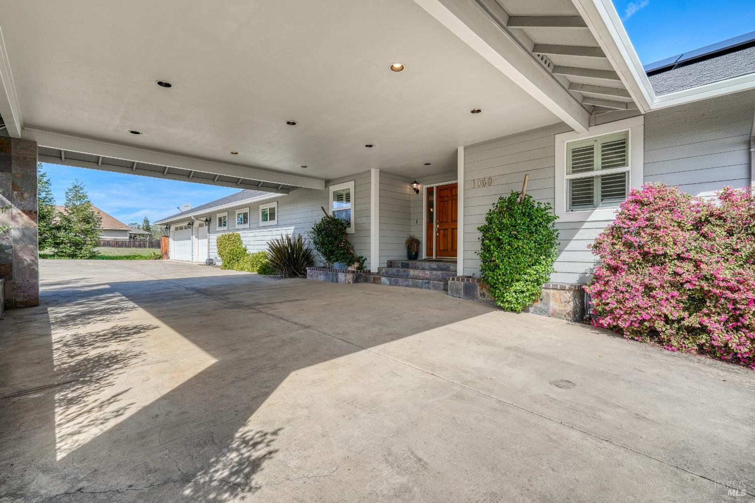 Detail Gallery Image 12 of 72 For 1050 Oak Park Way, Lakeport,  CA 95453 - 3 Beds | 2/1 Baths
