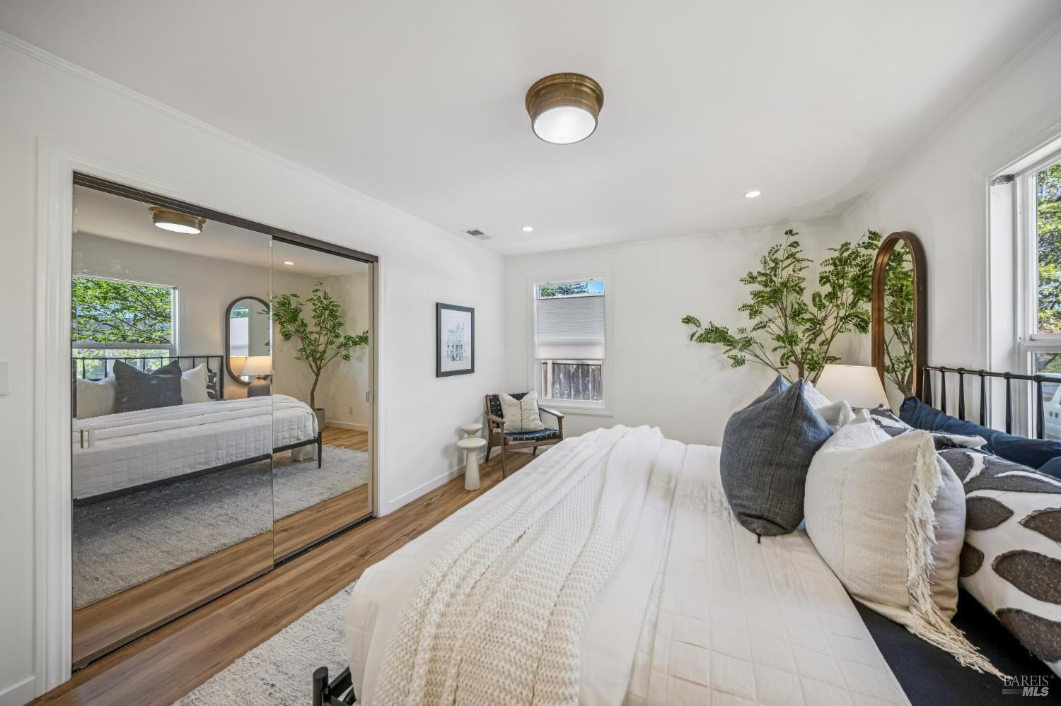 Detail Gallery Image 21 of 49 For 355 Irwin St, San Rafael,  CA 94901 - 3 Beds | 1 Baths