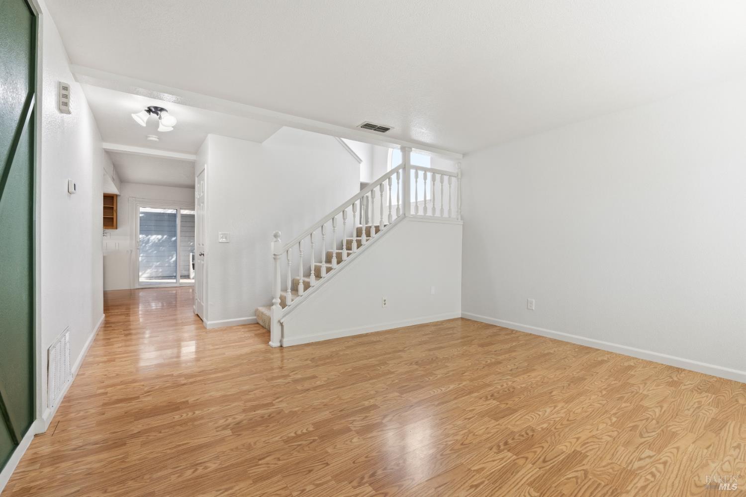 Detail Gallery Image 7 of 51 For 131 Cambridge Dr, Vacaville,  CA 95687 - 3 Beds | 2/1 Baths