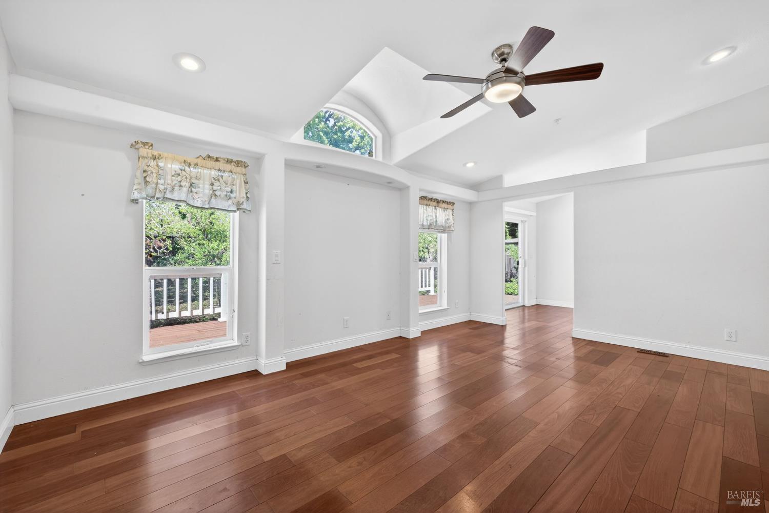 Detail Gallery Image 19 of 40 For 473 Verano Ave, Sonoma,  CA 95476 - 2 Beds | 2 Baths