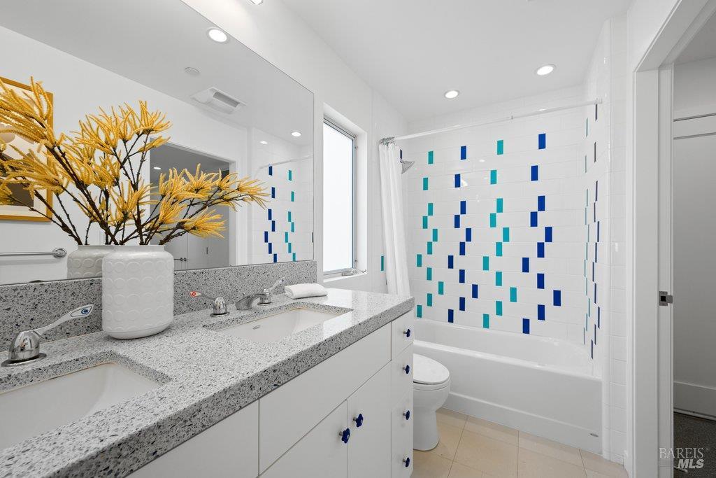 Detail Gallery Image 51 of 89 For 103 Reed Ranch Rd, Tiburon,  CA 94920 - 5 Beds | 4 Baths