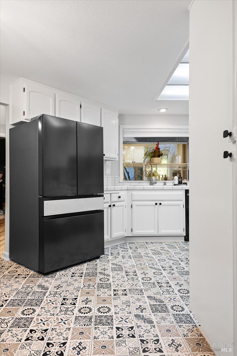 Detail Gallery Image 14 of 48 For 2070 Stonefield Ln, Santa Rosa,  CA 95403 - 2 Beds | 2/1 Baths