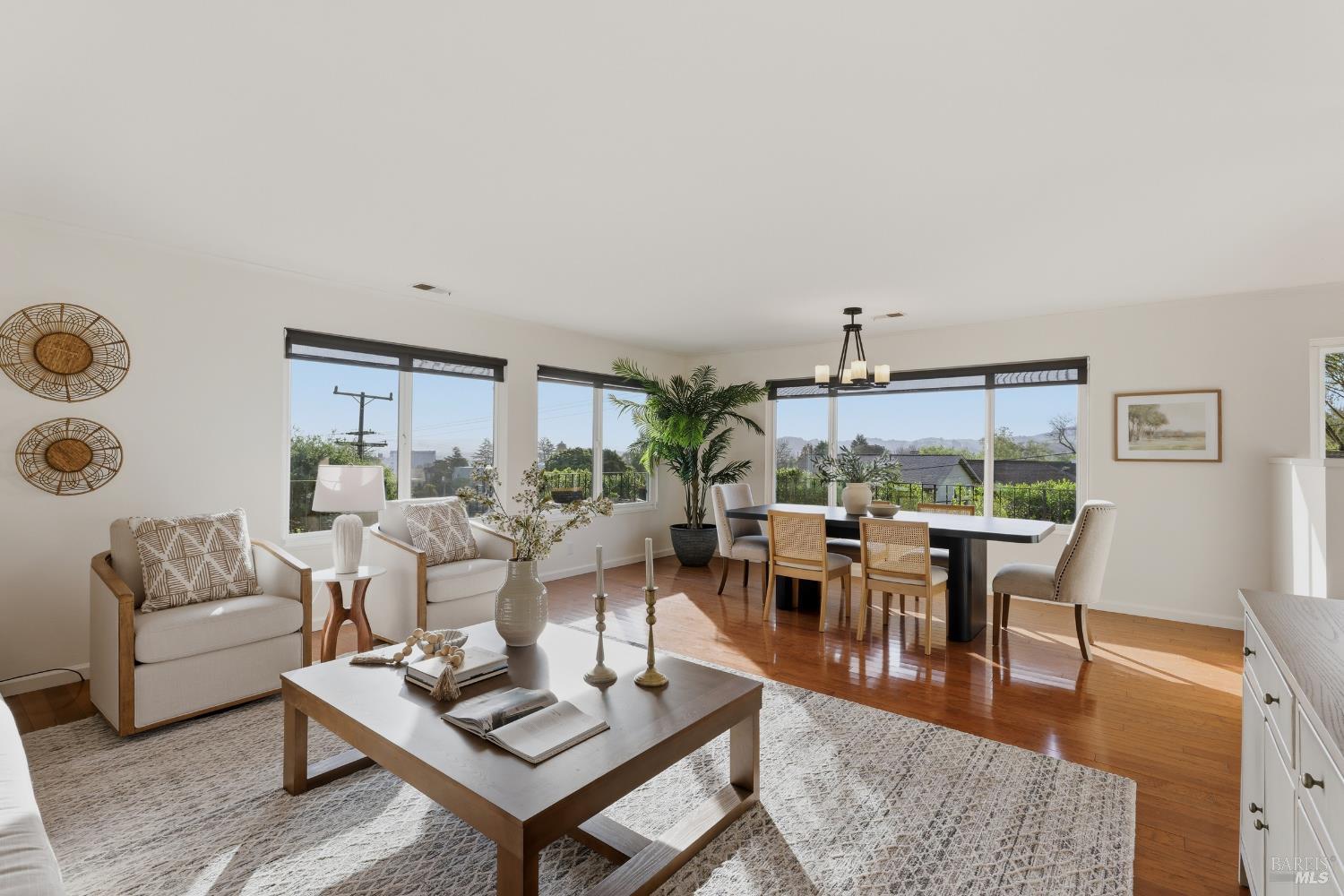 Detail Gallery Image 6 of 52 For 510 Kent St, Petaluma,  CA 94952 - 3 Beds | 2 Baths