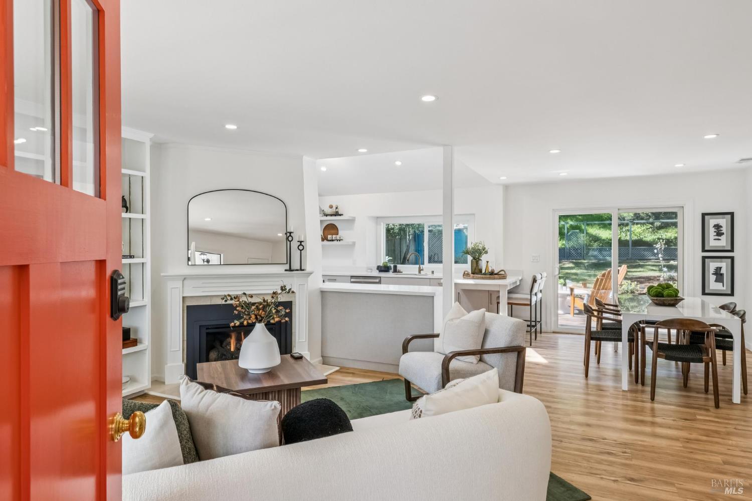 Detail Gallery Image 5 of 49 For 355 Irwin St, San Rafael,  CA 94901 - 3 Beds | 1 Baths