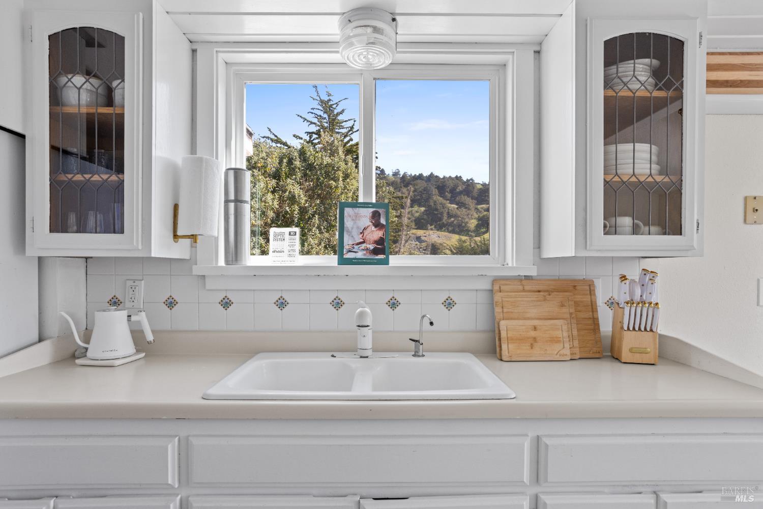 Detail Gallery Image 10 of 65 For 9500 El Camino Aly, Jenner,  CA 95450 - 2 Beds | 2 Baths