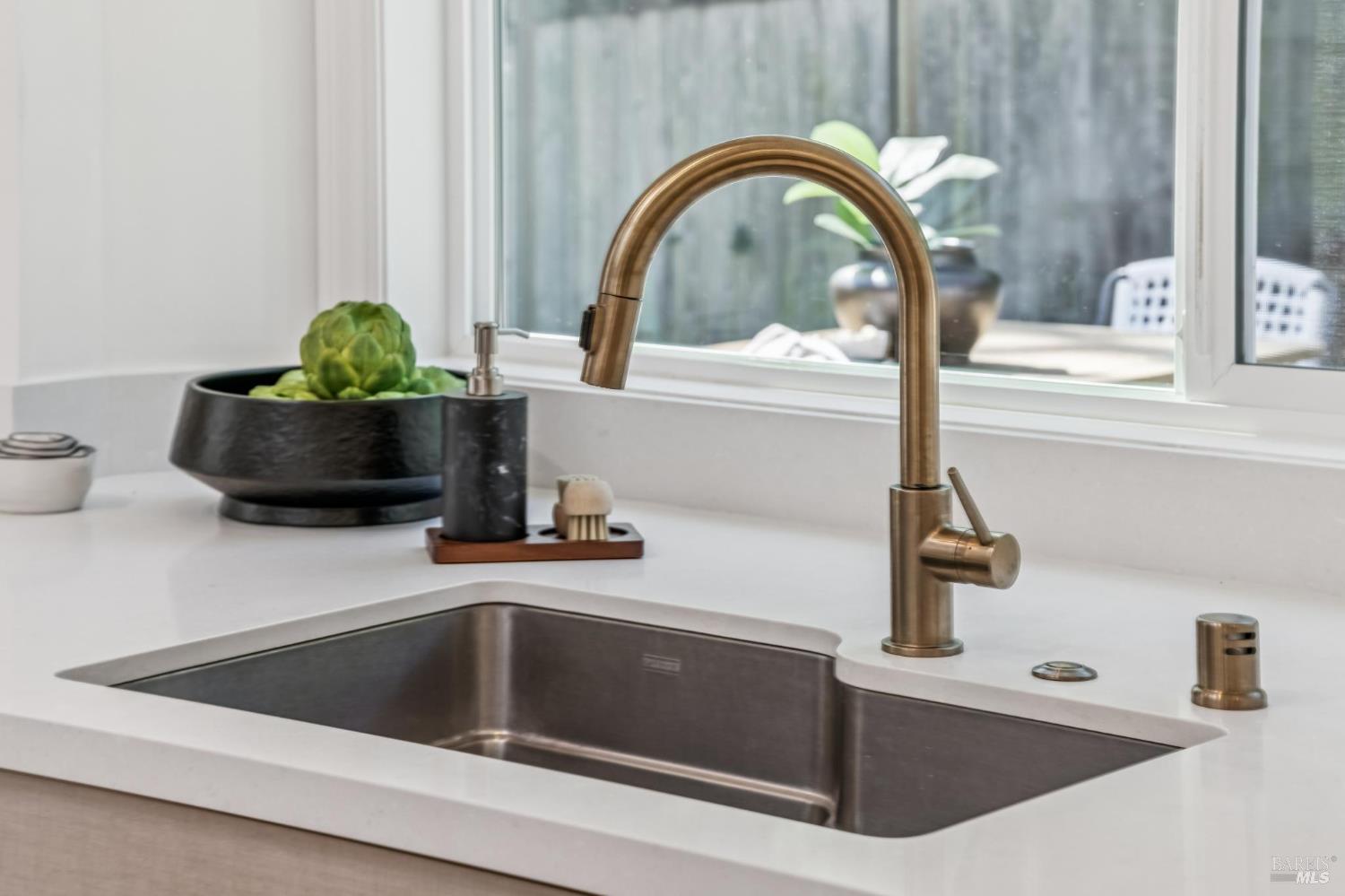 Detail Gallery Image 15 of 49 For 355 Irwin St, San Rafael,  CA 94901 - 3 Beds | 1 Baths