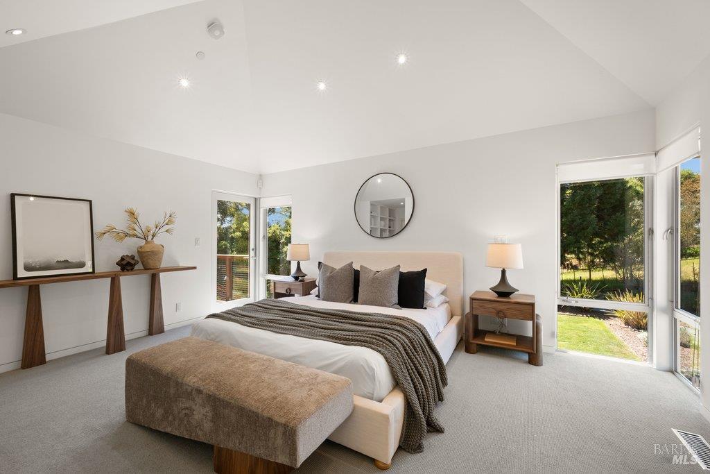 Detail Gallery Image 32 of 89 For 103 Reed Ranch Rd, Tiburon,  CA 94920 - 5 Beds | 4 Baths