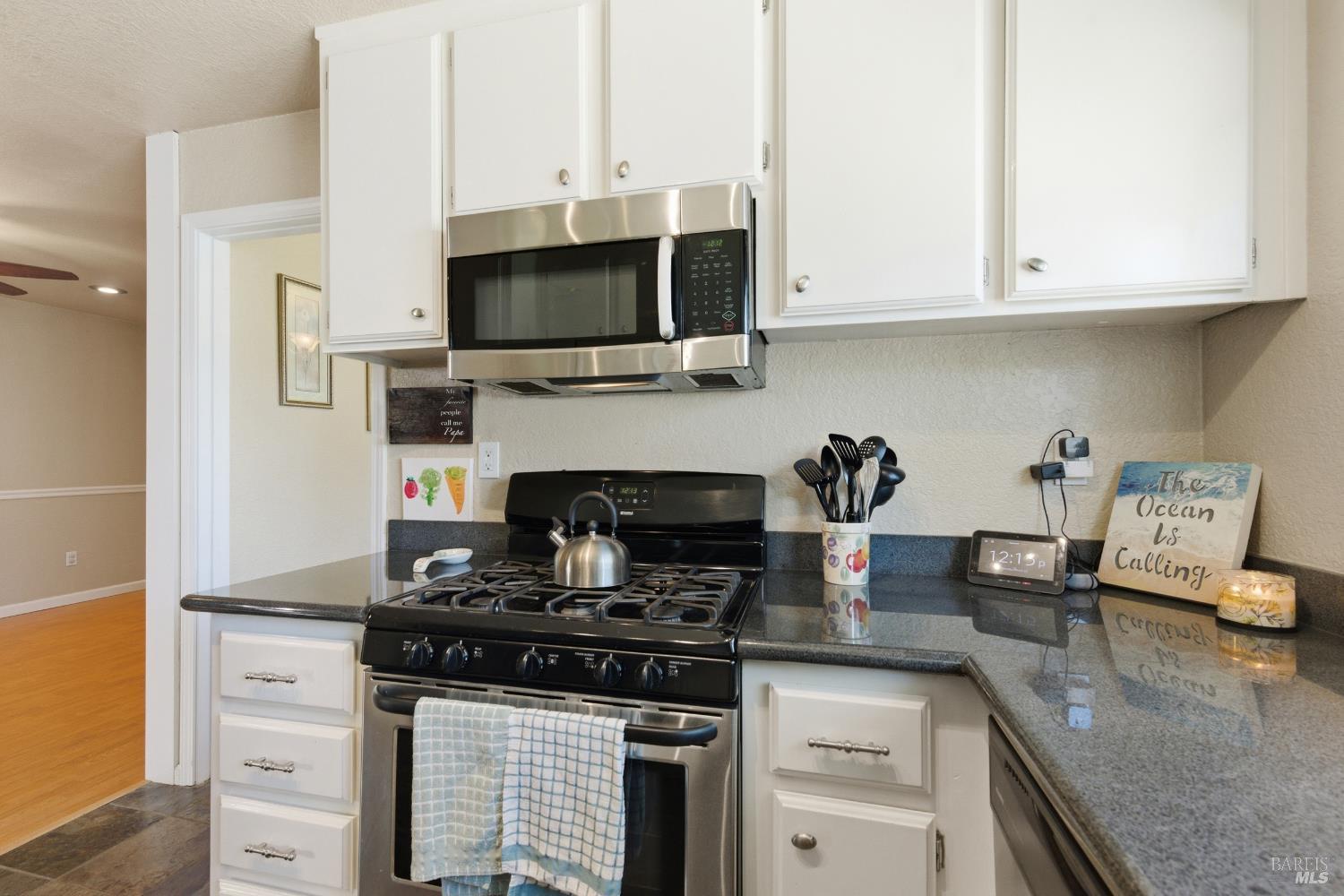 Detail Gallery Image 15 of 36 For 1446 Monitor Ave, Suisun City,  CA 94585 - 3 Beds | 2 Baths