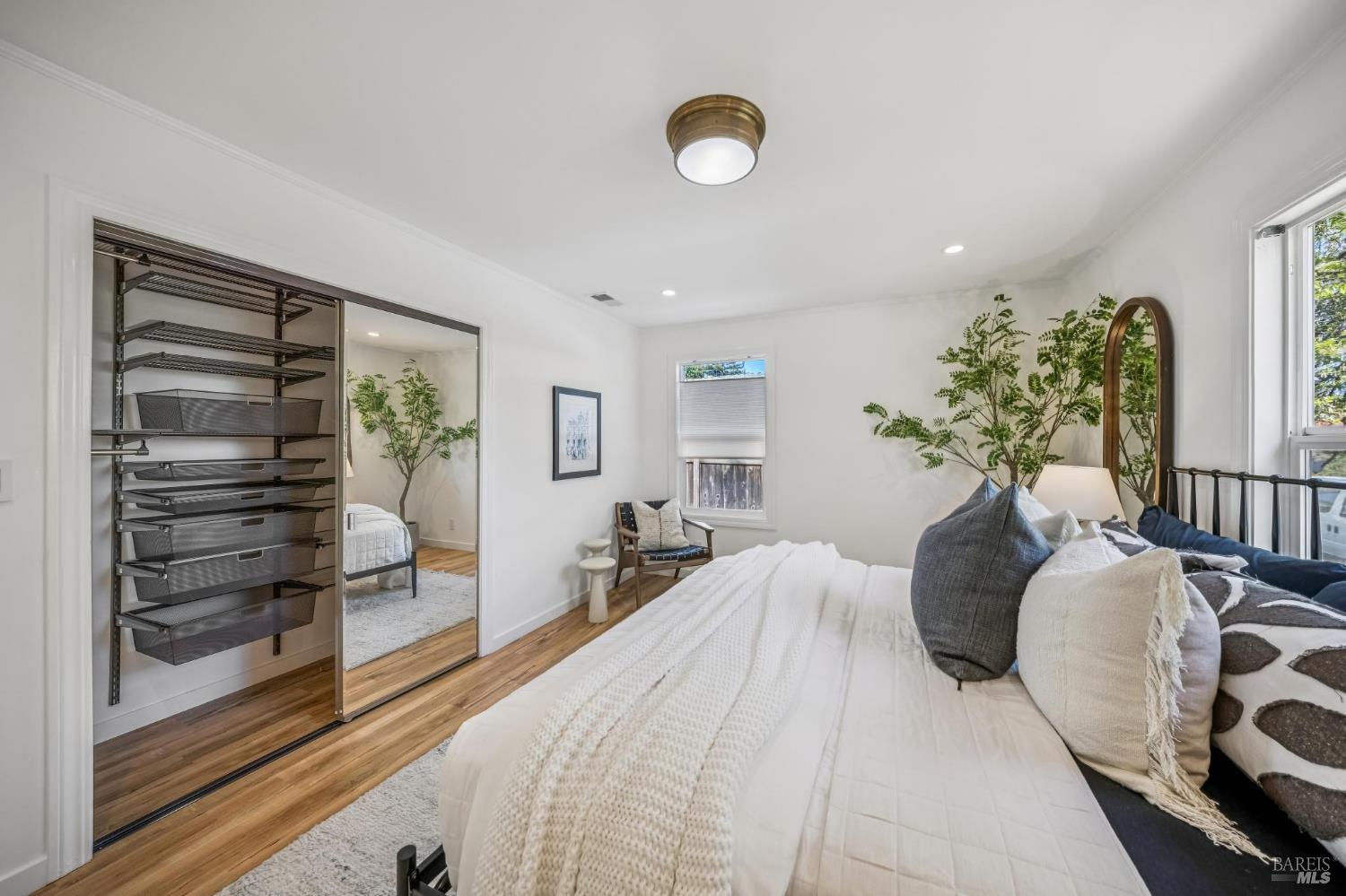 Detail Gallery Image 22 of 49 For 355 Irwin St, San Rafael,  CA 94901 - 3 Beds | 1 Baths