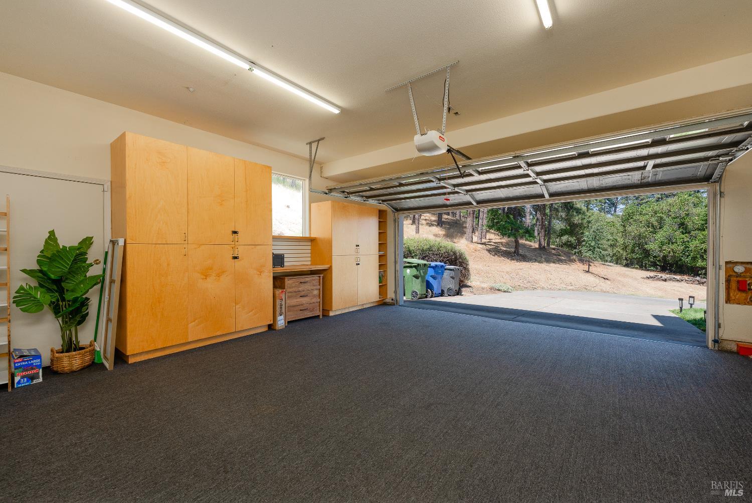 Detail Gallery Image 31 of 40 For 1247 Myszka Pl, Ukiah,  CA 95482 - 4 Beds | 2/1 Baths