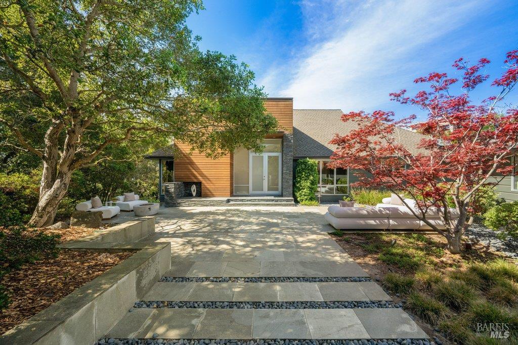 Detail Gallery Image 5 of 89 For 103 Reed Ranch Rd, Tiburon,  CA 94920 - 5 Beds | 4 Baths