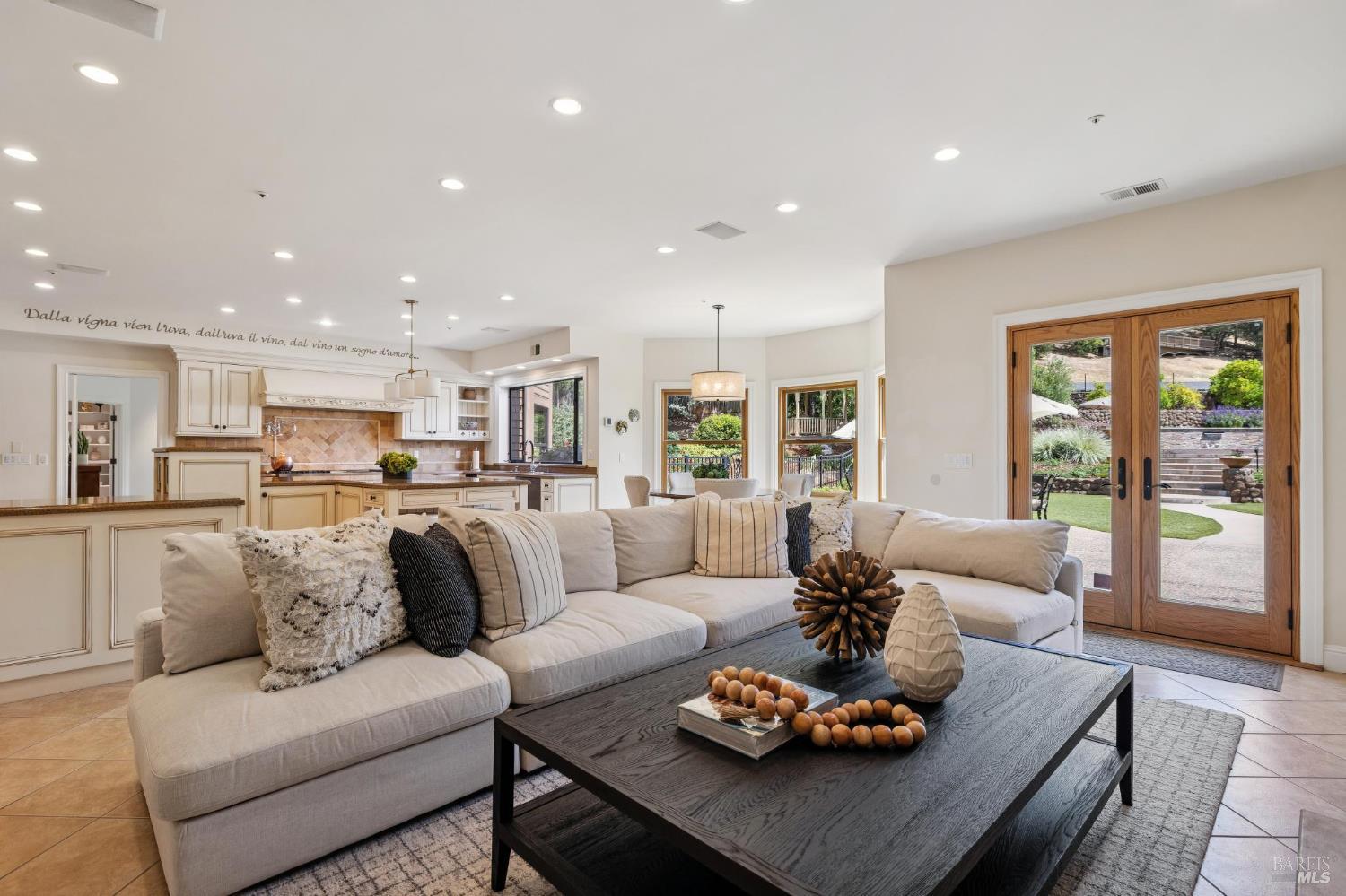 Detail Gallery Image 16 of 77 For 172 Pacheco Ave, Novato,  CA 94947 - 6 Beds | 6/1 Baths